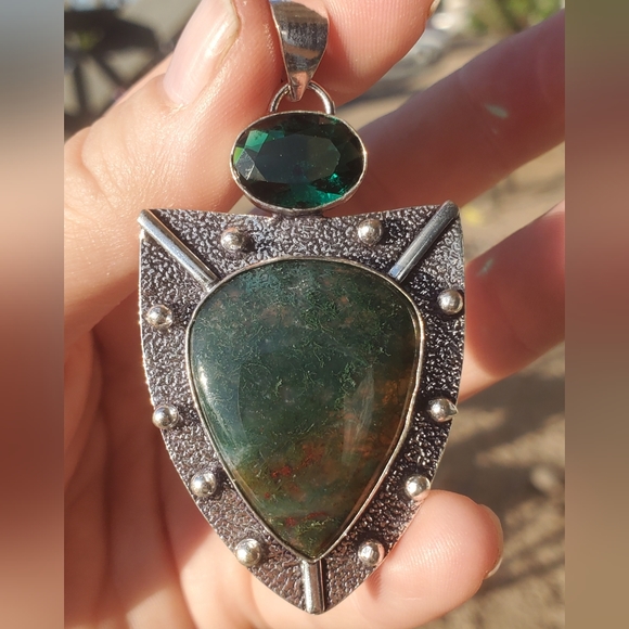 New Indian Moss Agate and Chrome Diopside Silver Pendant. - Picture 13 of 16
